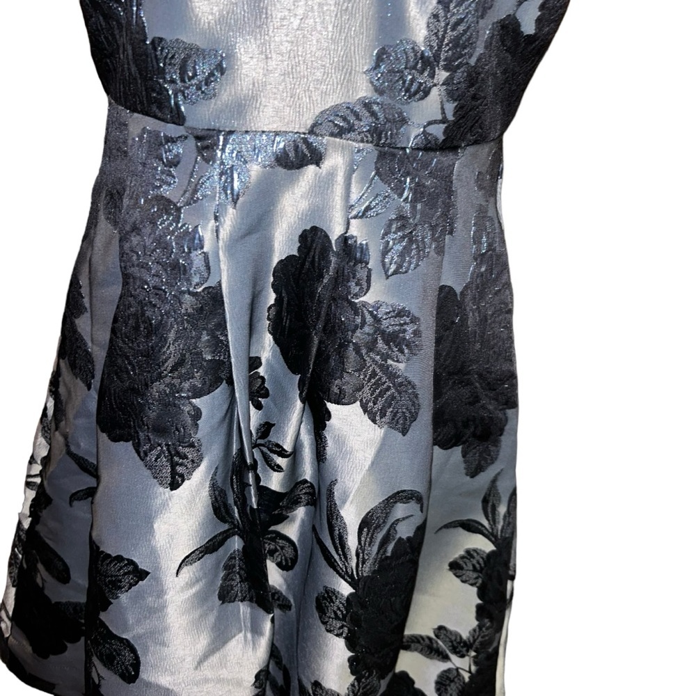 White house black market WHBM Jacquard Fit And Flare floral Dress silver blue 2 - Picture 5 of 8